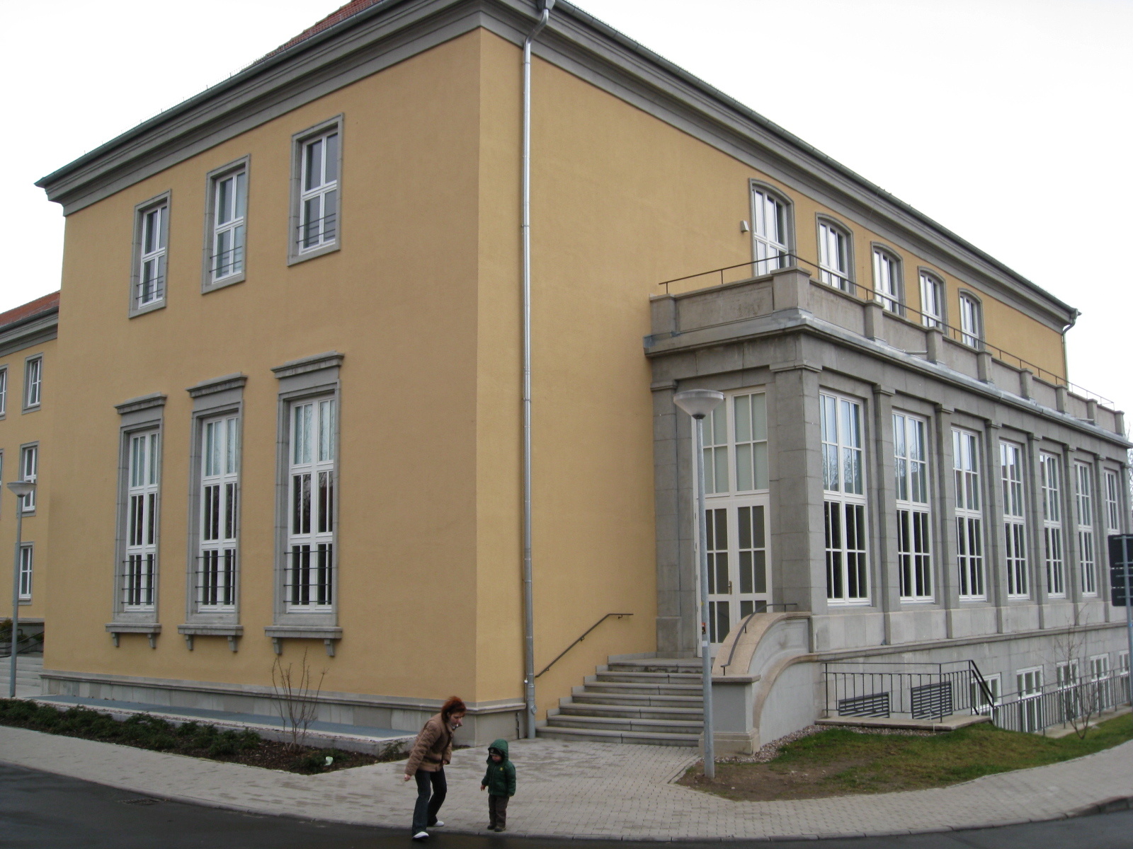 2001 2005
