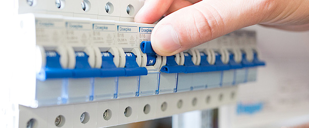 Schalt­schrank­bau bei manes die electro gmbh in Erfurt