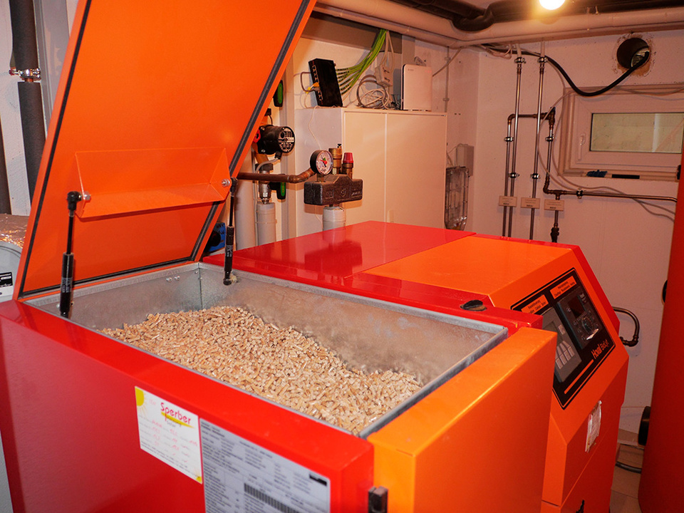 Palletheizung2 bei manes die electro gmbh in Erfurt