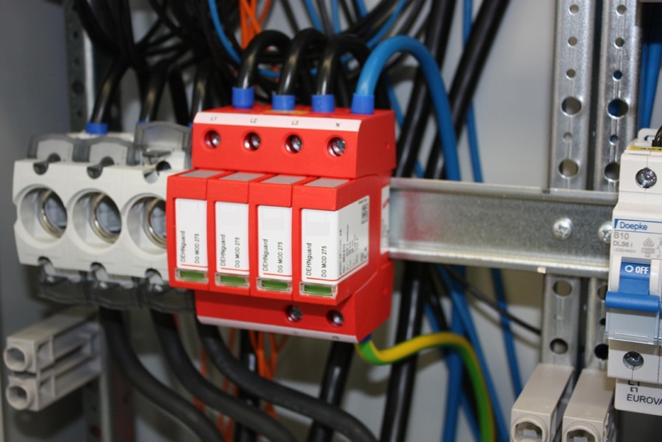 U berspannungsschutz bei manes die electro gmbh in Erfurt